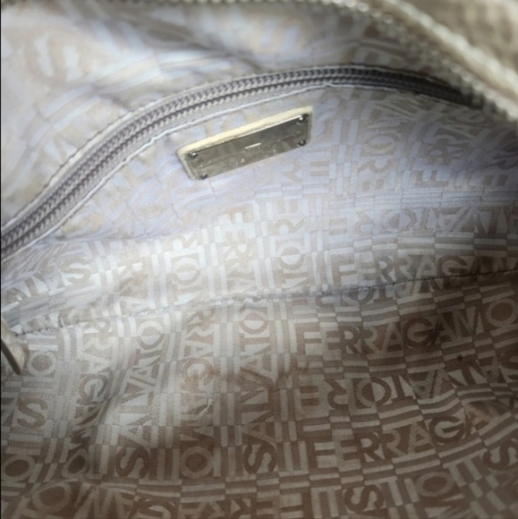 SALVATORE FERRAGAMO 🍀LEATHER Gold Bag 🤎 EXCELLENT Condition - Picture 8 of 12